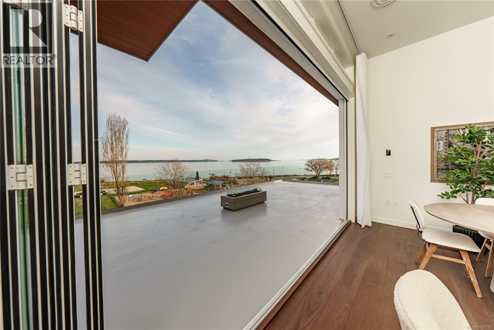 9570 Fifth Street #403 Property Photo 3