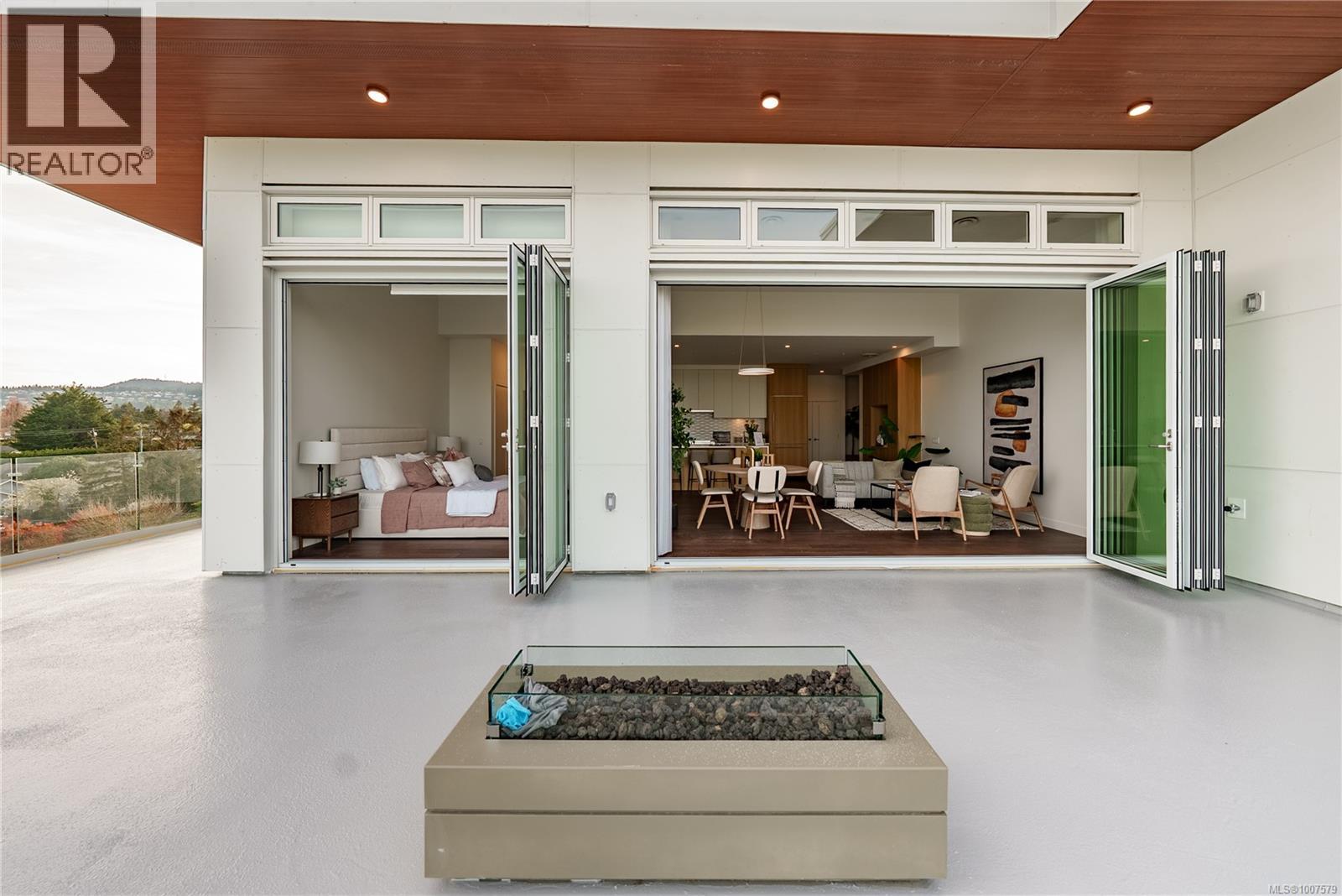 9570 Fifth Street #403 Property Photo 4