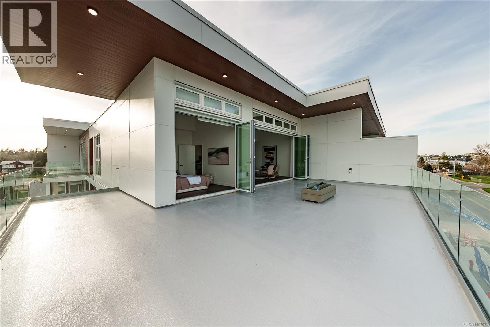 9570 Fifth Street #403 Property Photo 5