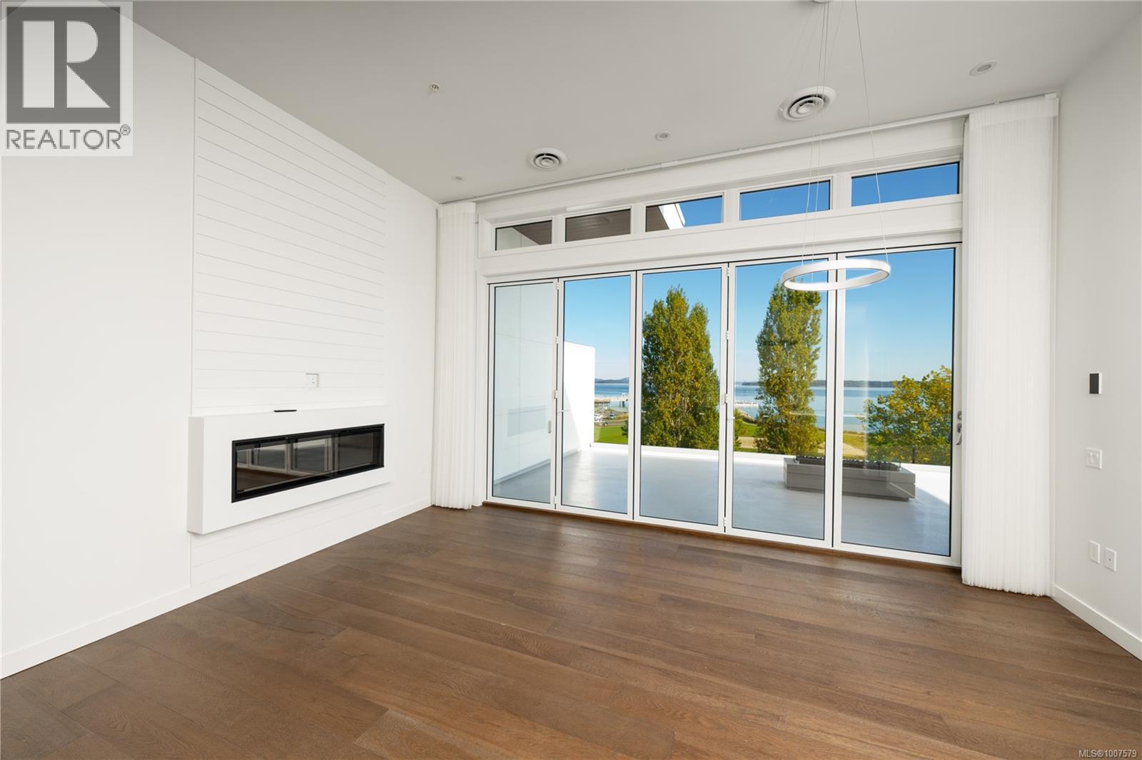 9570 Fifth Street #403 Property Photo 6