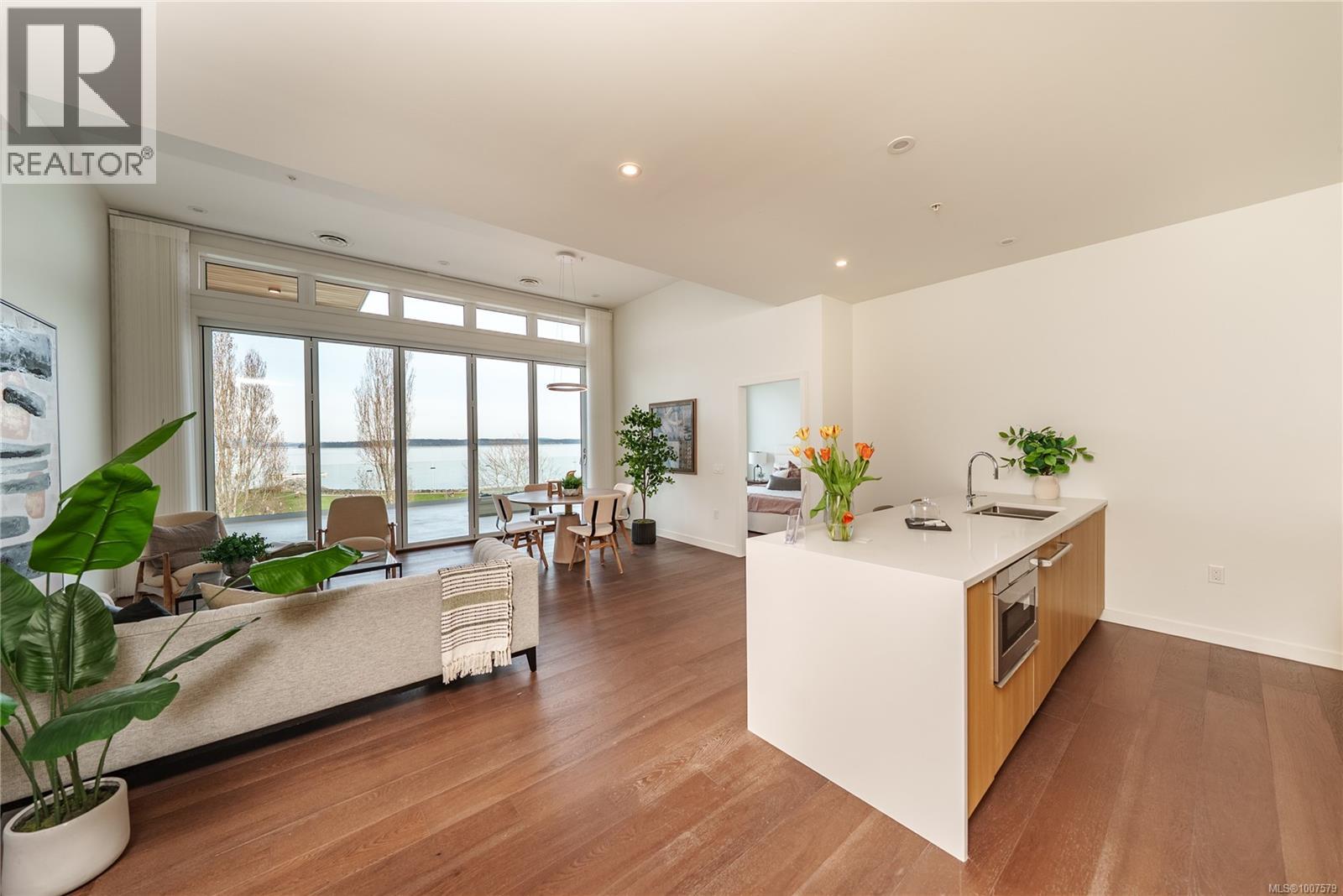 9570 Fifth Street #403 Property Photo 9