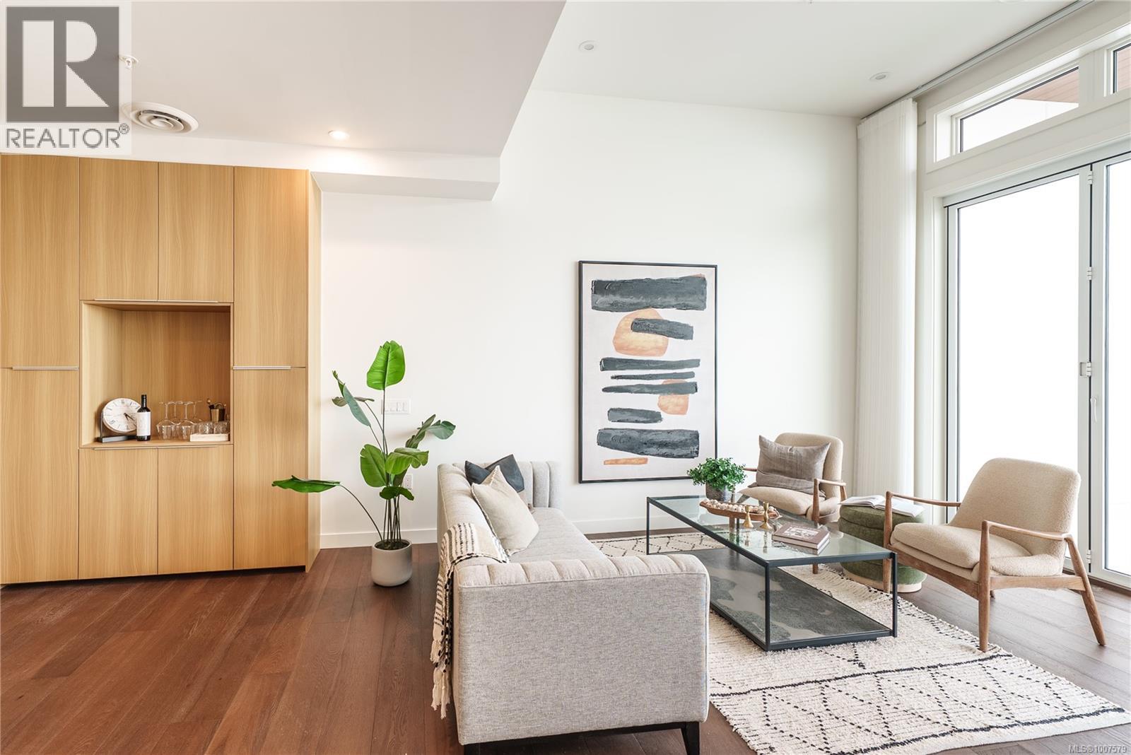 9570 Fifth Street #403 Property Photo 10