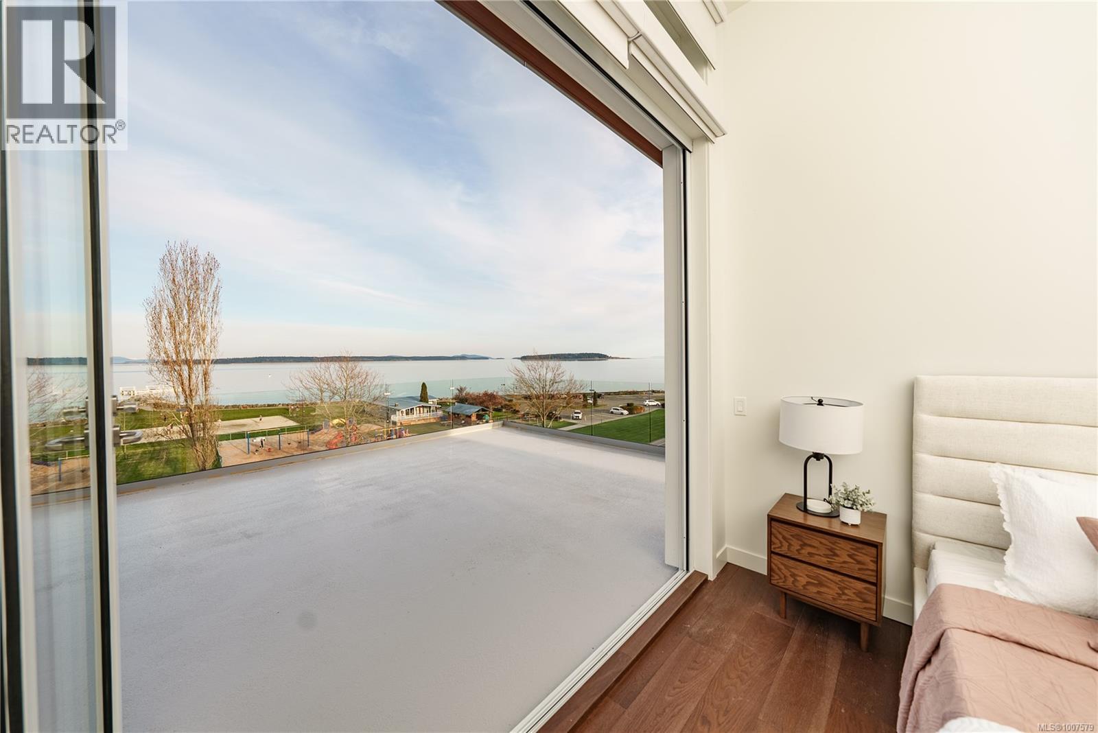 9570 Fifth Street #403 Property Photo 13