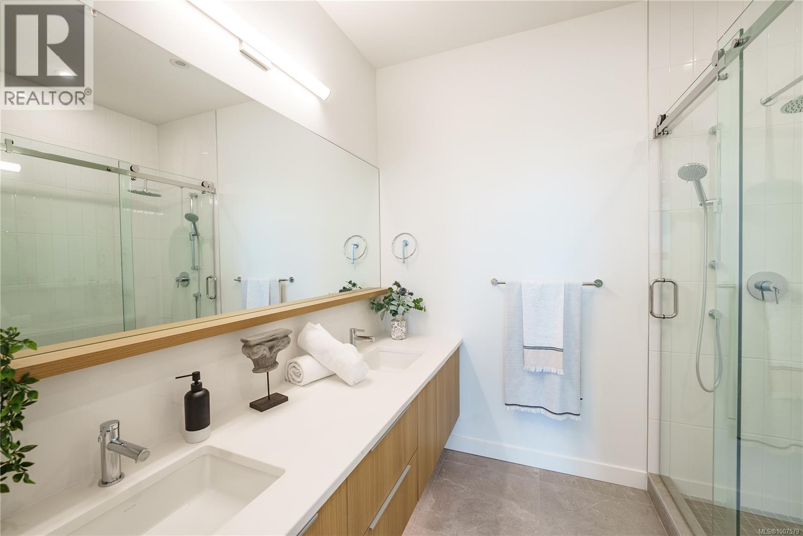 9570 Fifth Street #403 Property Photo 14