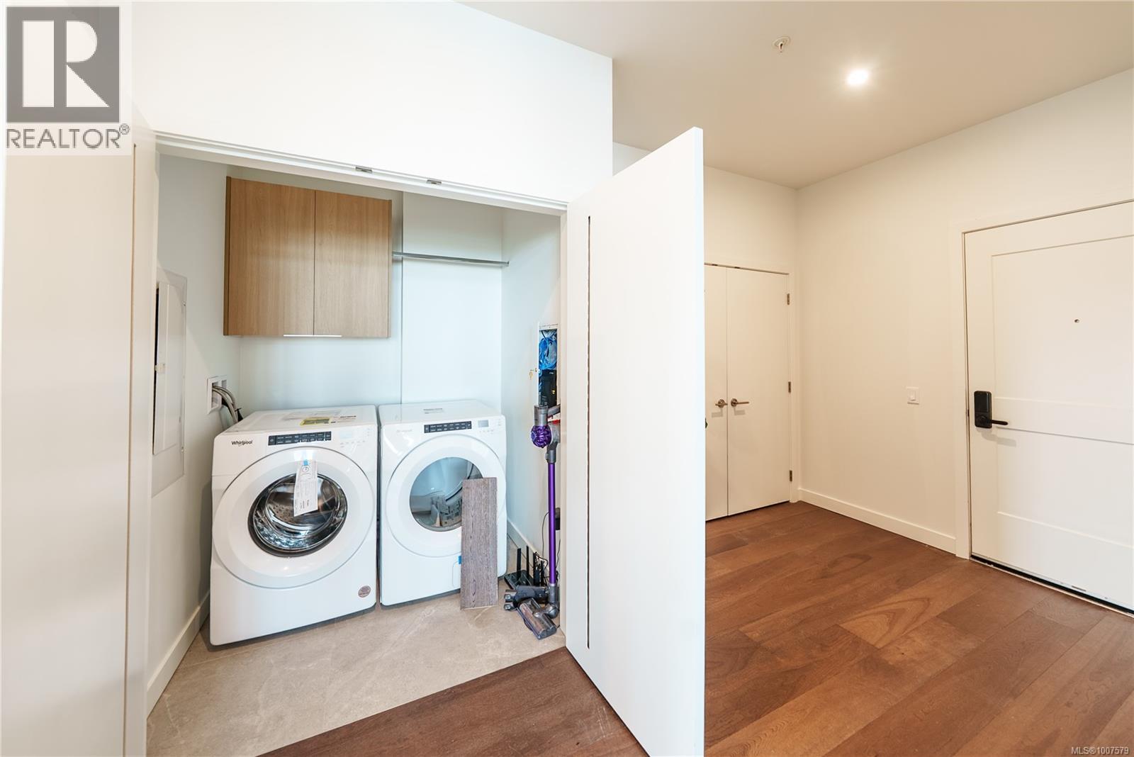 9570 Fifth Street #403 Property Photo 17