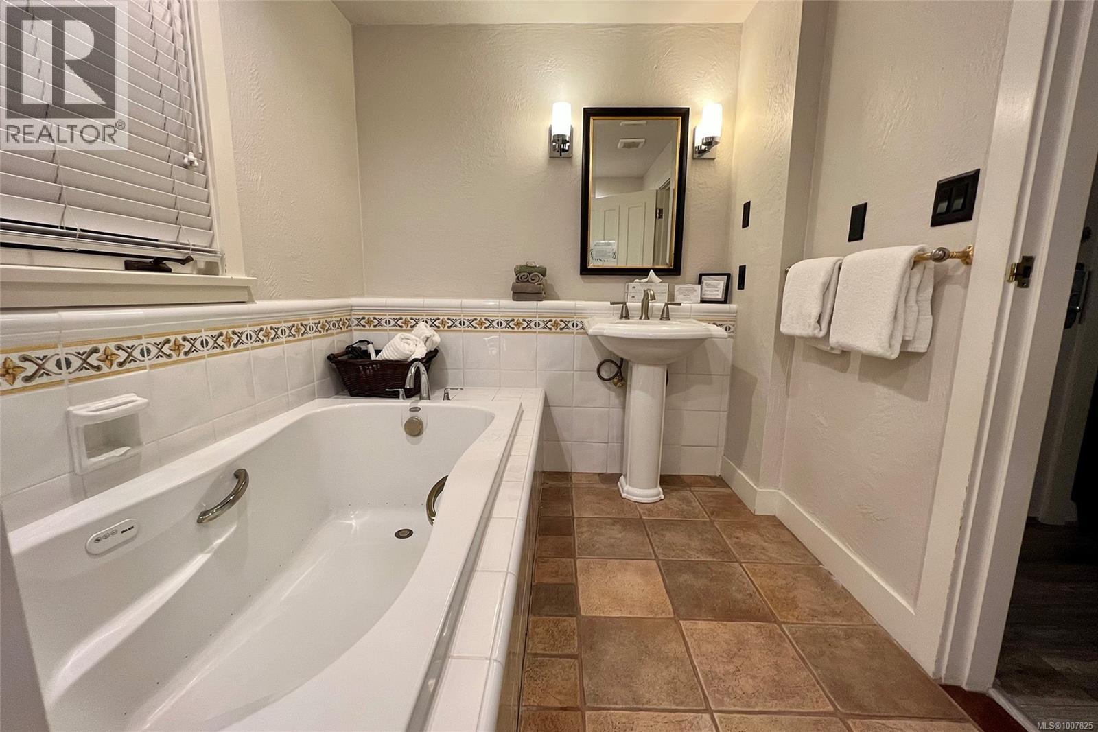 134 Madrona Drive #5 D1 Property Photo 5