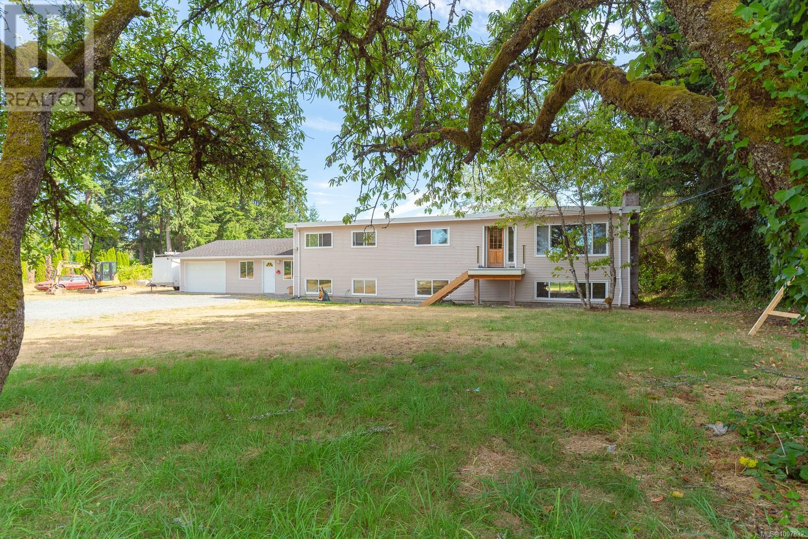7405 Lantzville Rd Property Photo 1