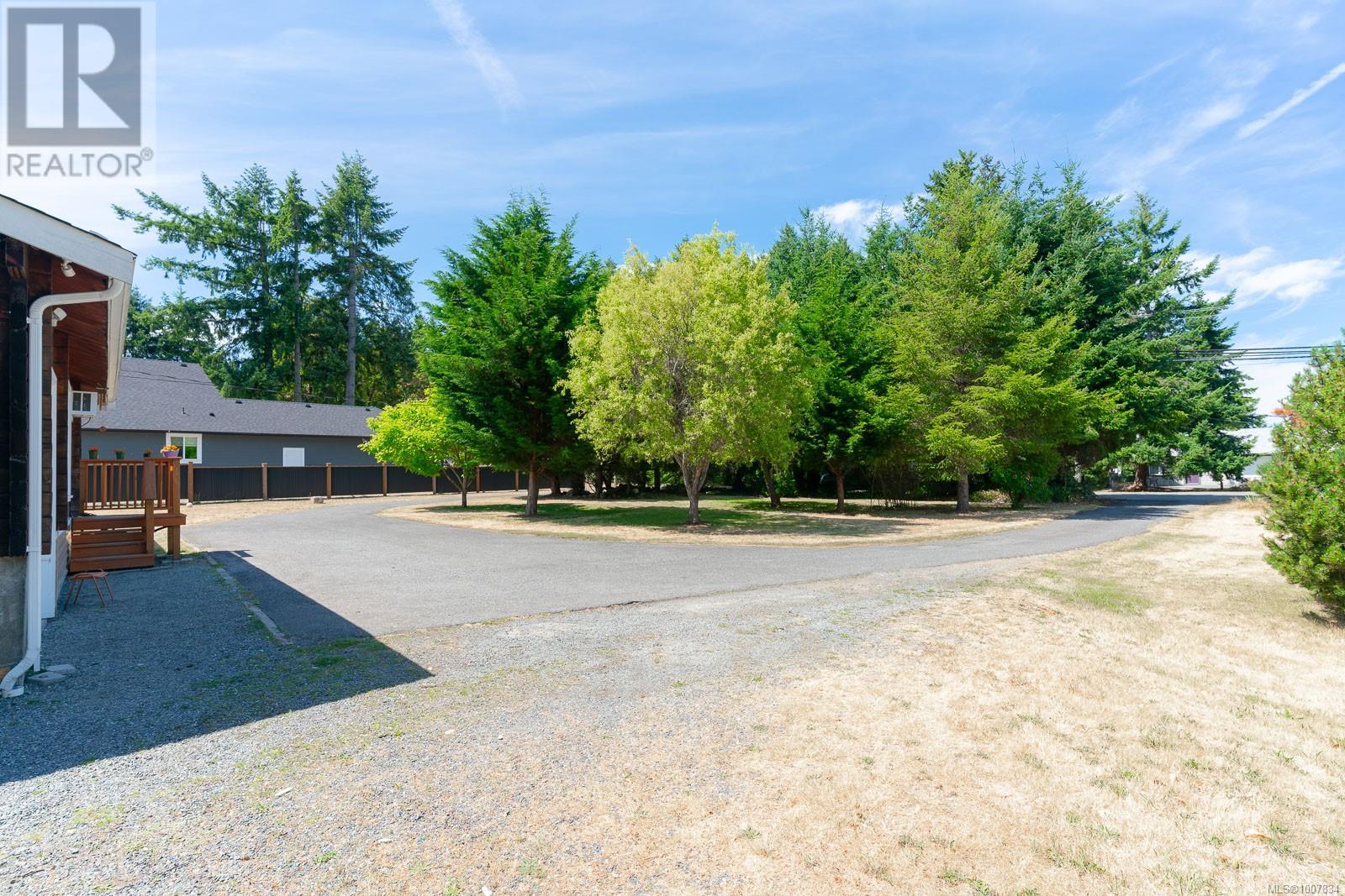 7425 Lantzville Rd Property Photo 3