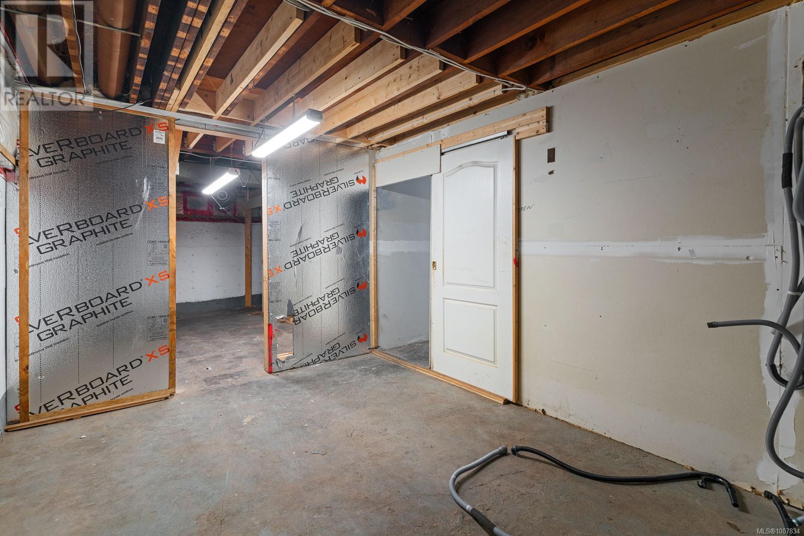 7425 Lantzville Rd Property Photo 19