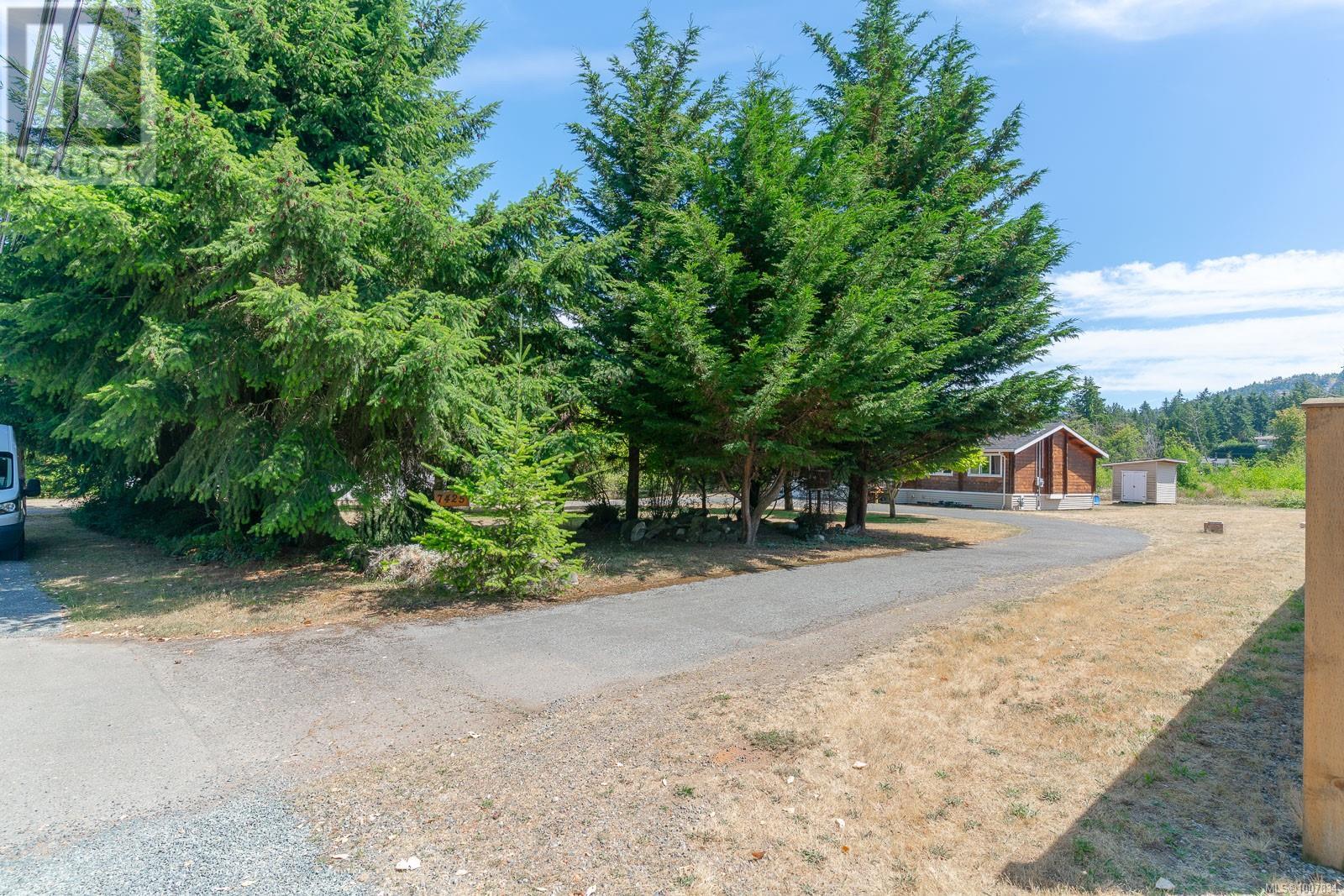 7425 Lantzville Rd Property Photo 34