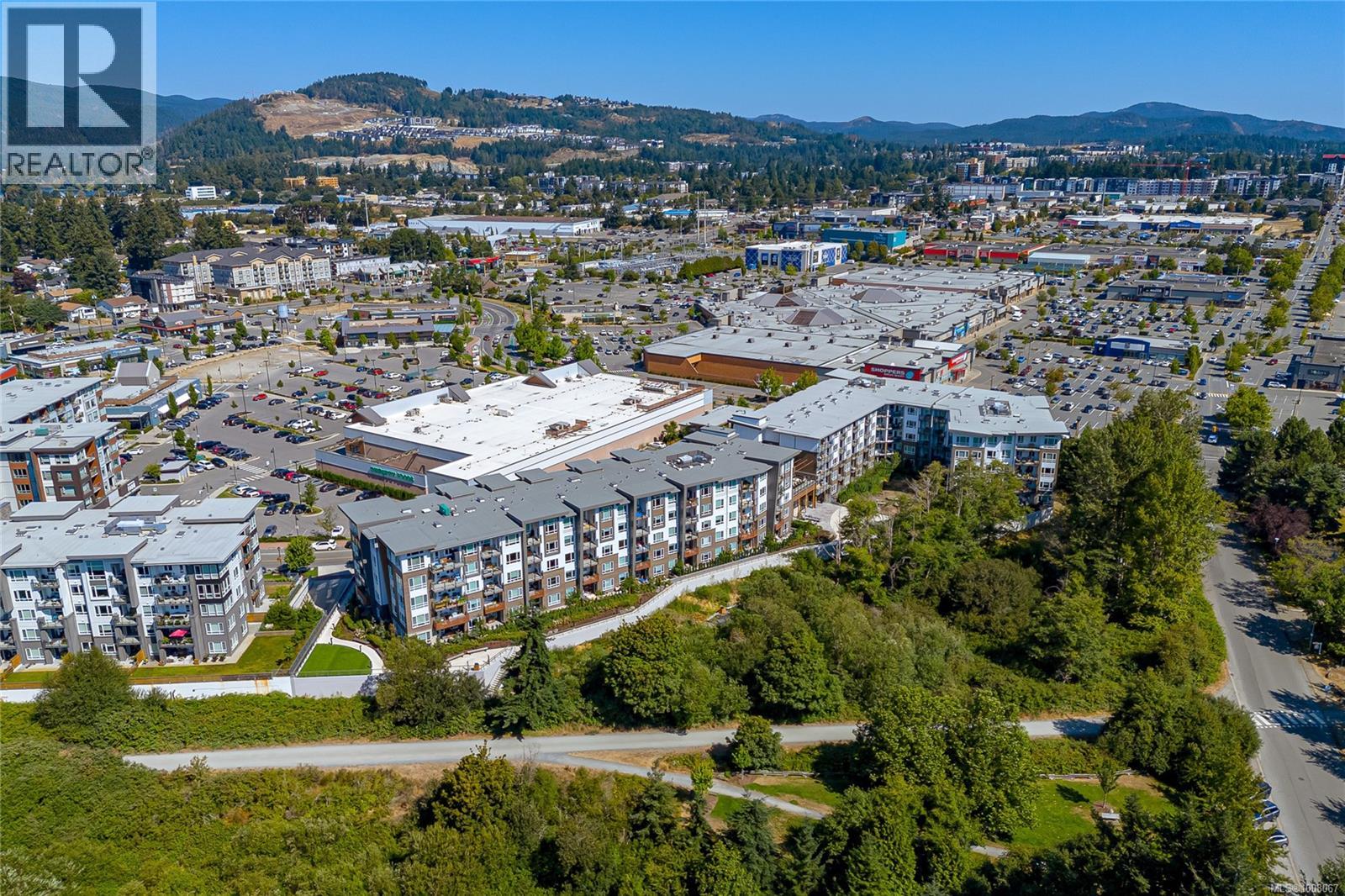 536 920 Reunion Ave Property Photo 2