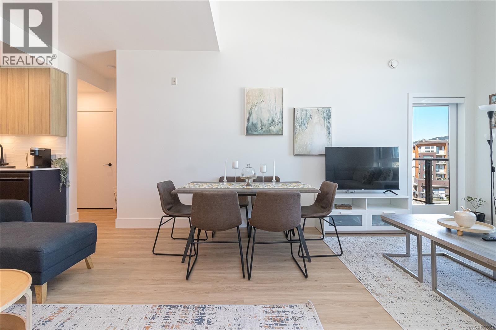 536 920 Reunion Ave Property Photo 7