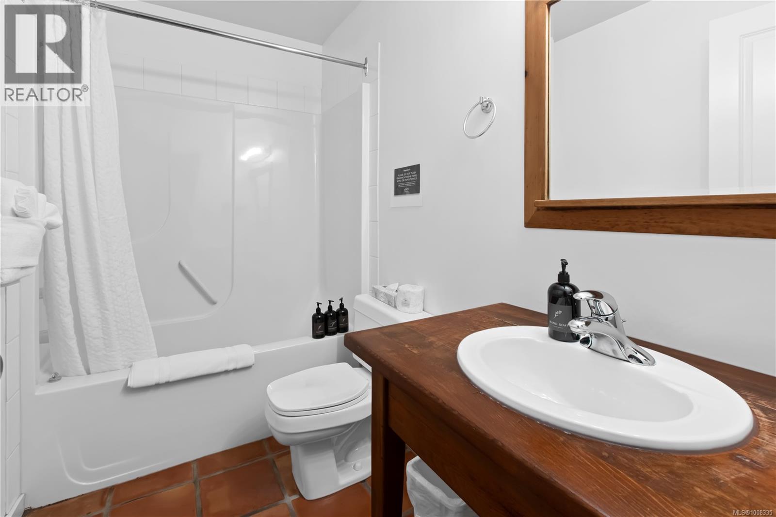 402 1971 Harbour Dr Property Photo 10