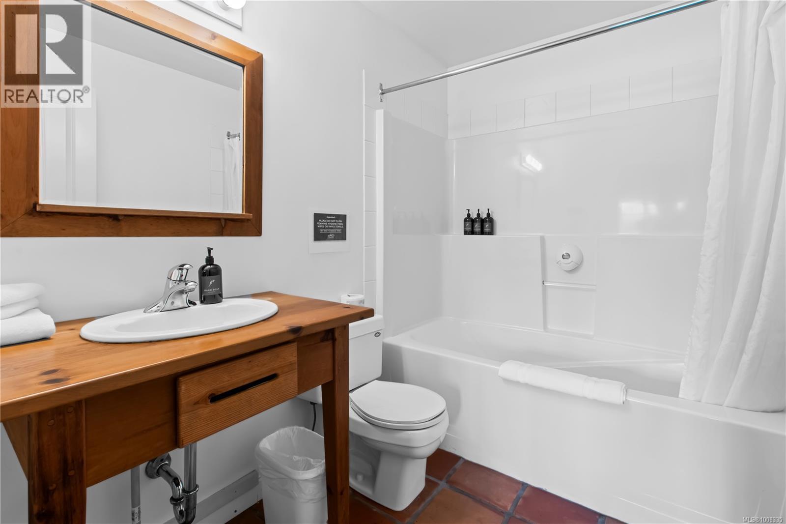 402 1971 Harbour Dr Property Photo 15