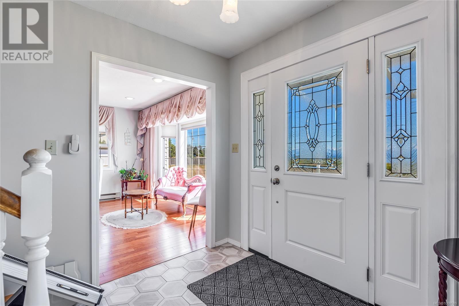 3816 South Island Highway Property Photo 4