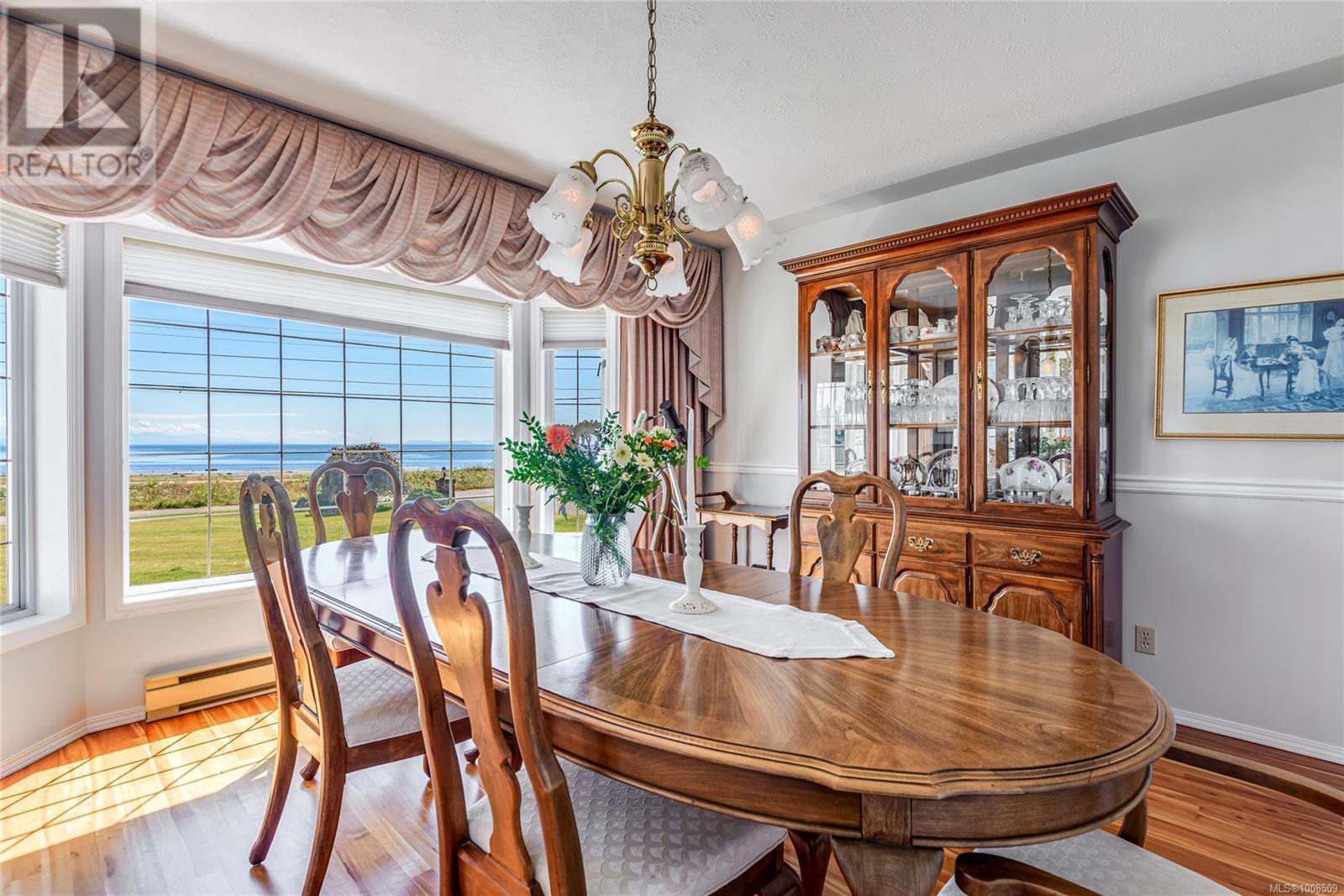 3816 South Island Highway Property Photo 9