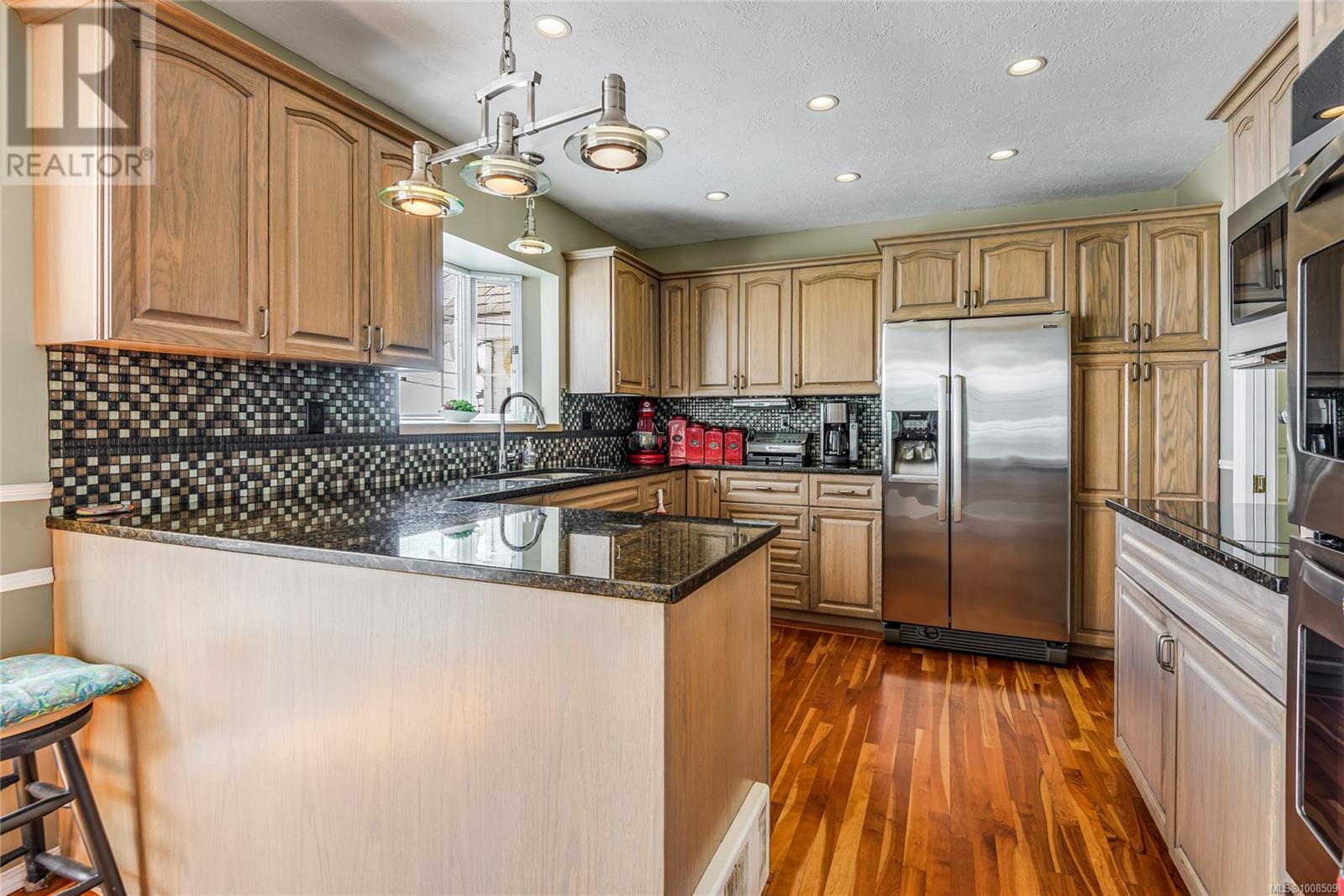 3816 South Island Highway Property Photo 13