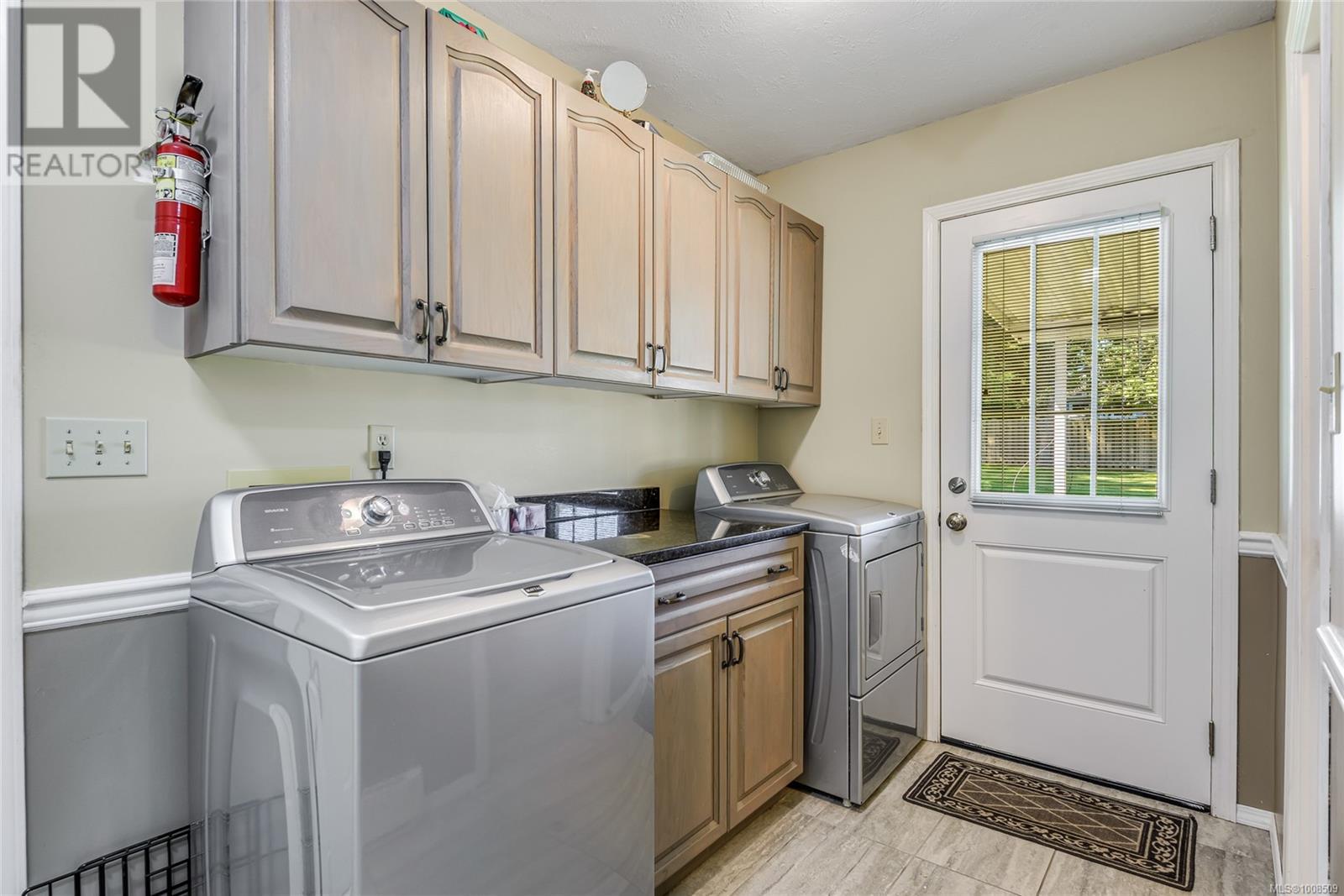 3816 South Island Highway Property Photo 18