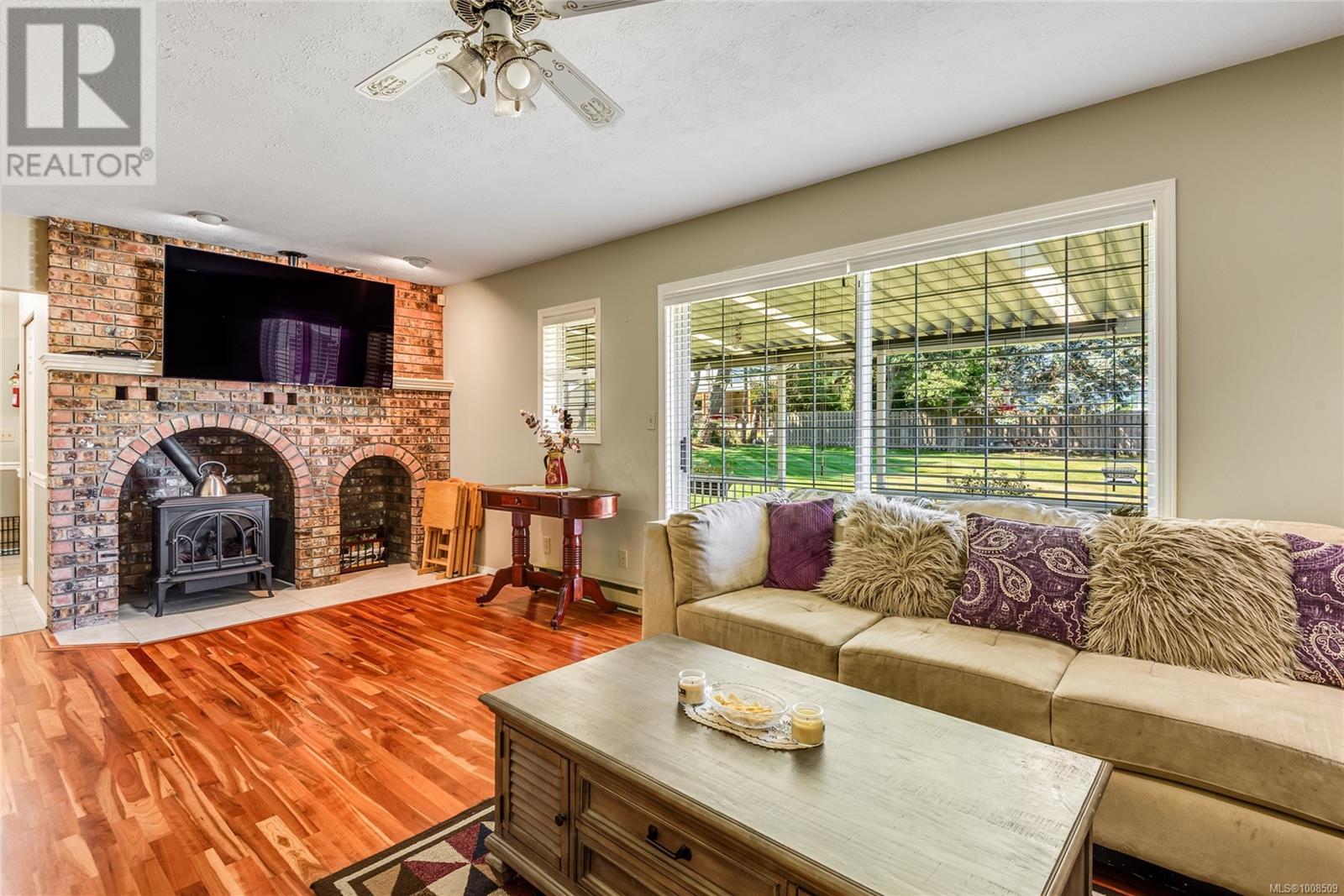 3816 South Island Highway Property Photo 22