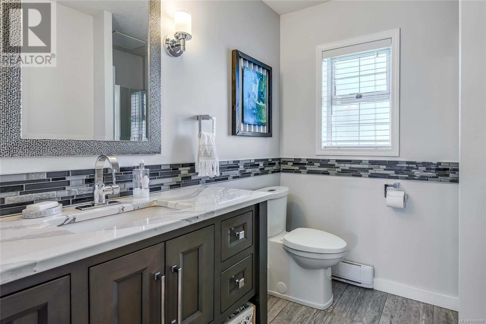 3816 South Island Highway Property Photo 25