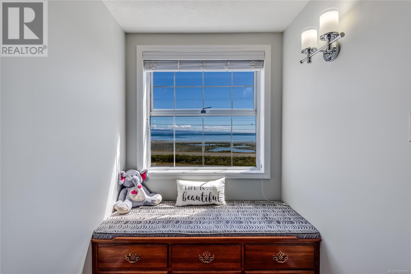 3816 South Island Highway Property Photo 32