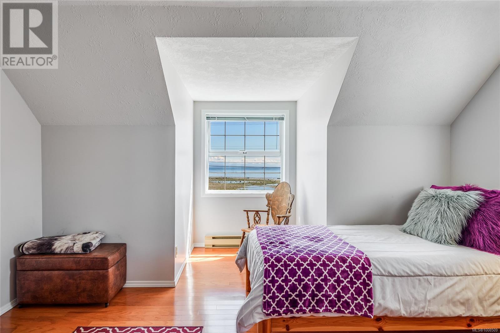 3816 South Island Highway Property Photo 38