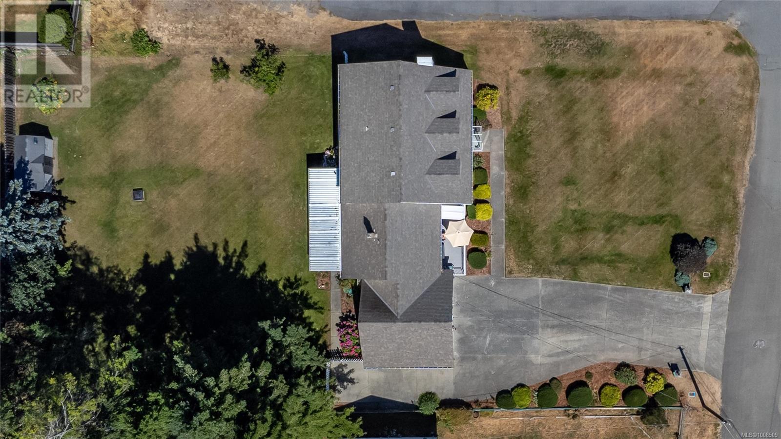 3816 South Island Highway Property Photo 81