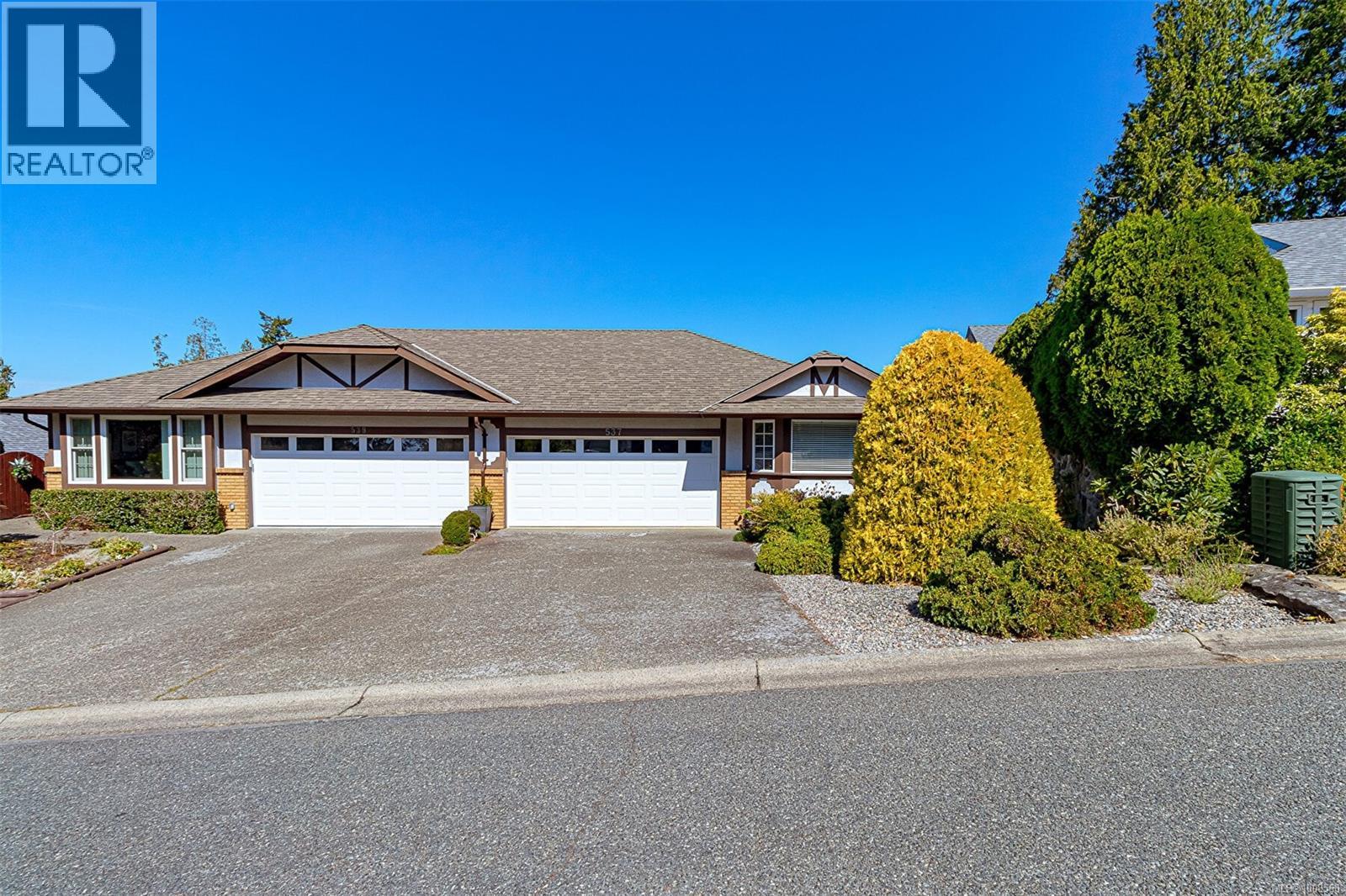 537 Fairways Place Property Photo 5