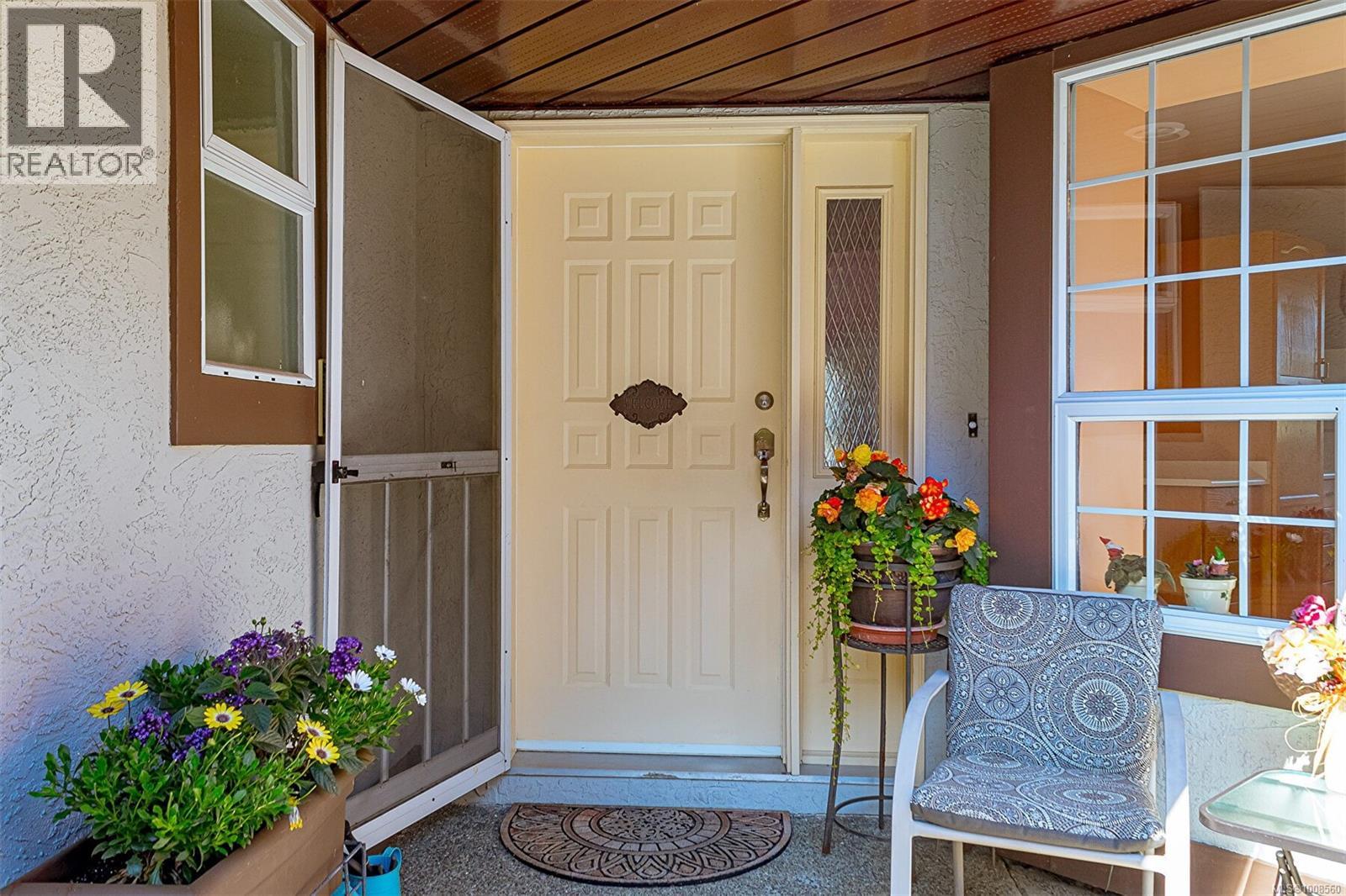 537 Fairways Place Property Photo 9