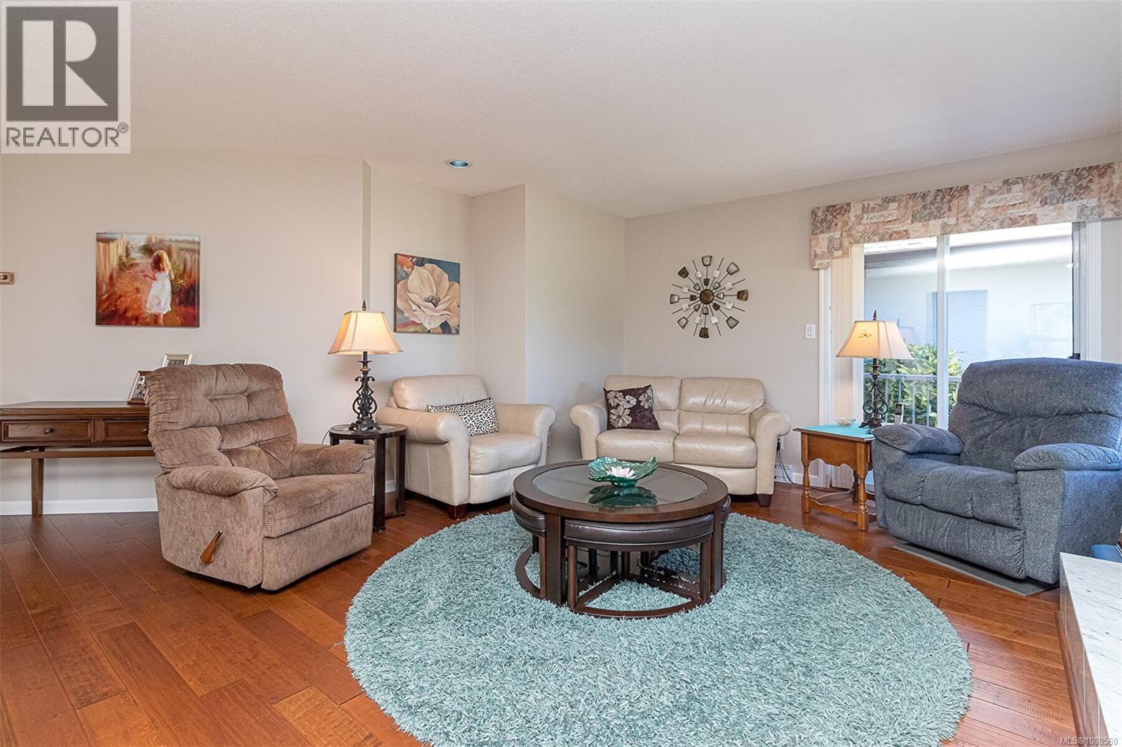 537 Fairways Place Property Photo 13