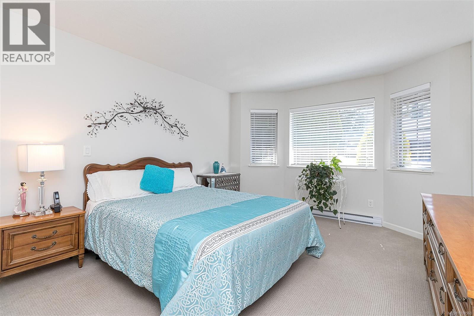 537 Fairways Place Property Photo 32