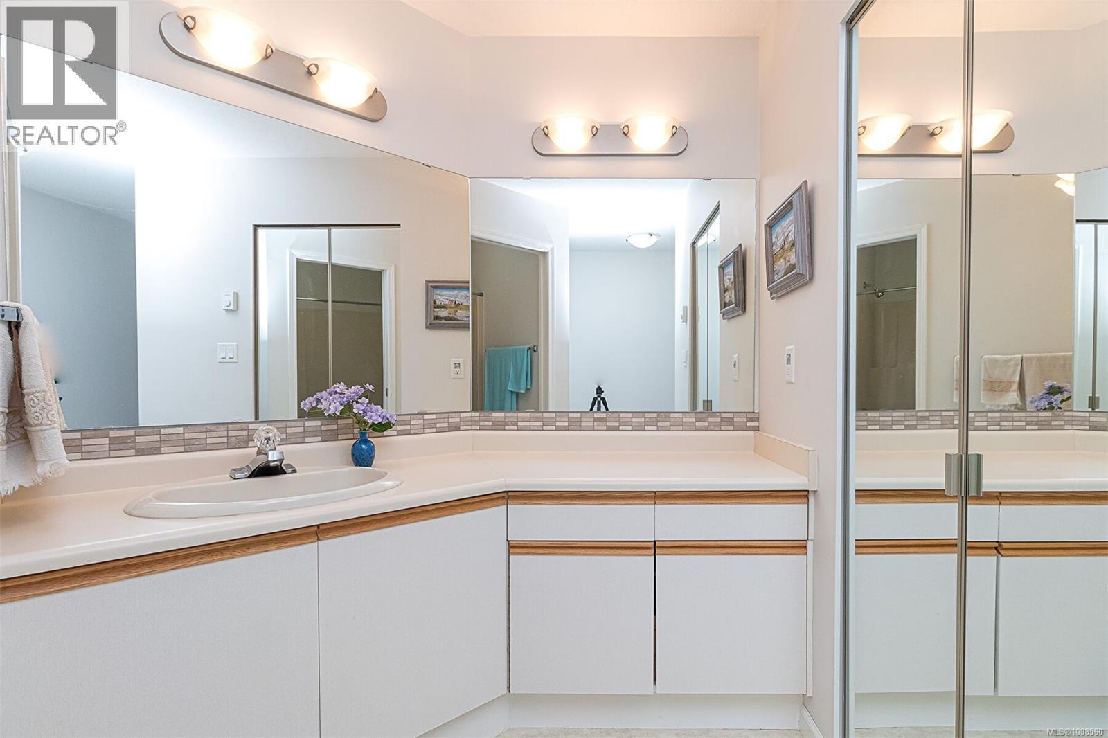 537 Fairways Place Property Photo 37