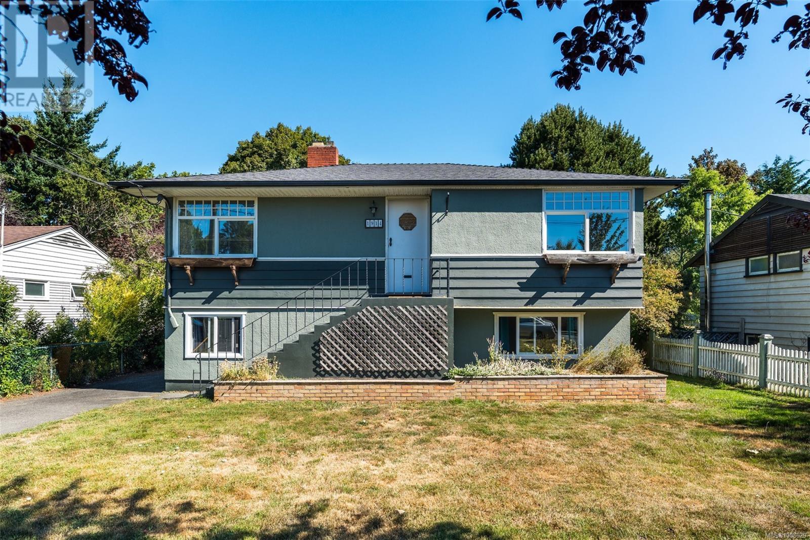 1914 Leighton Rd Property Photo 1