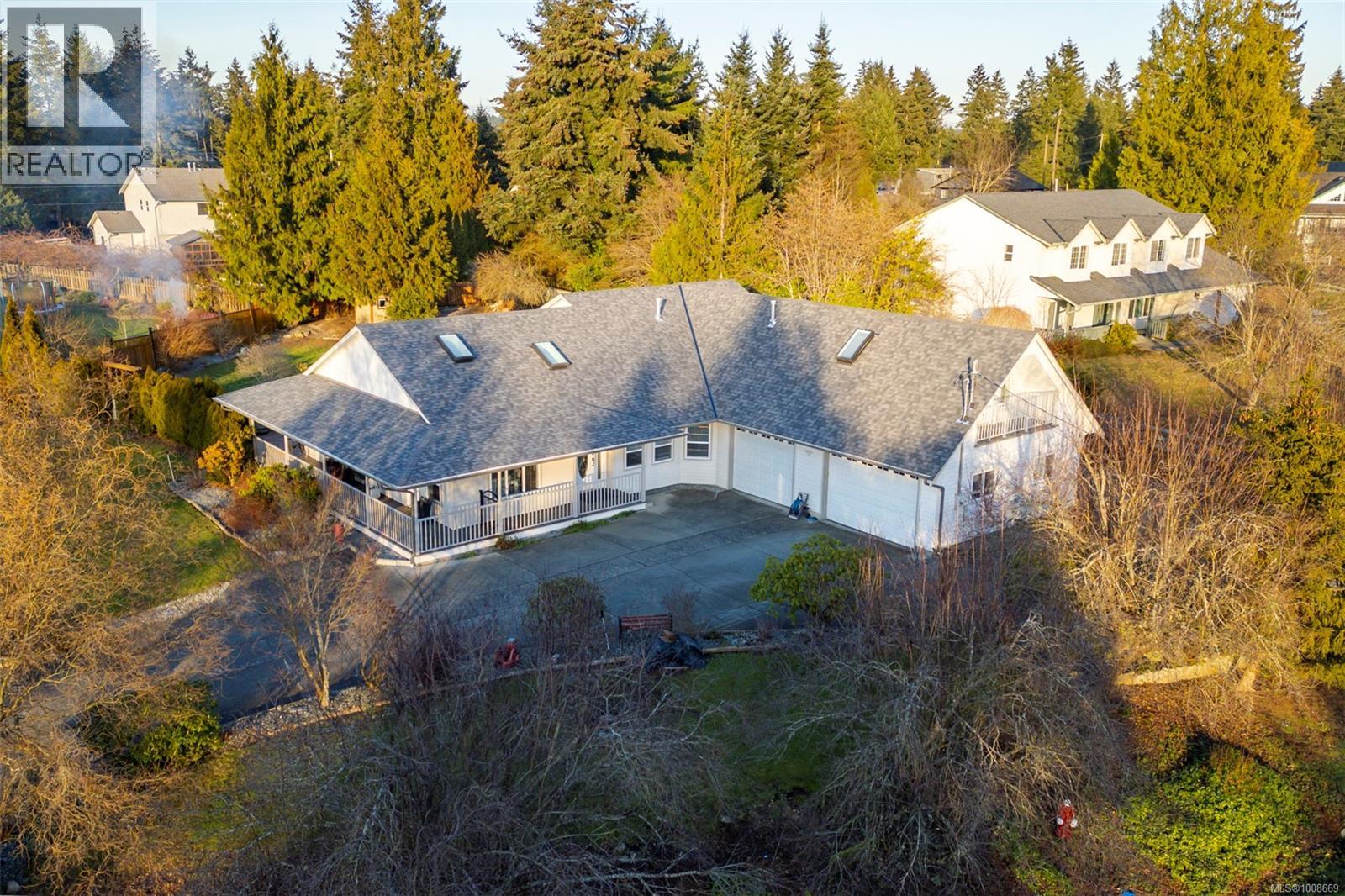 1960 Emma Way Property Photo 1