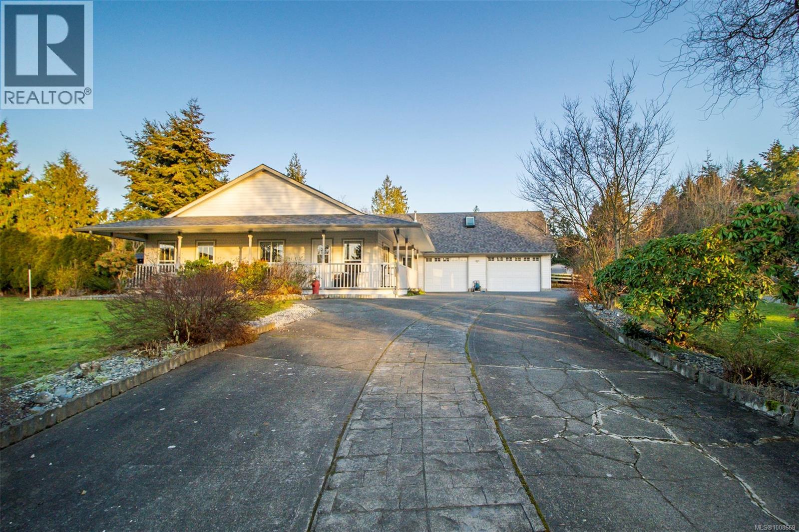 1960 Emma Way Property Photo 3