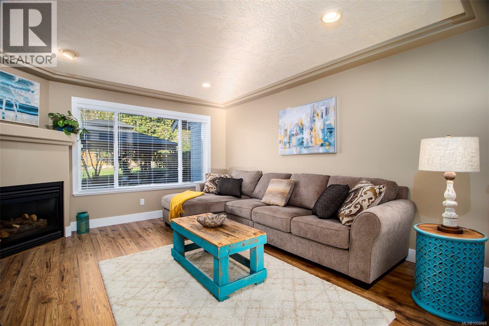 1960 Emma Way Property Photo 18