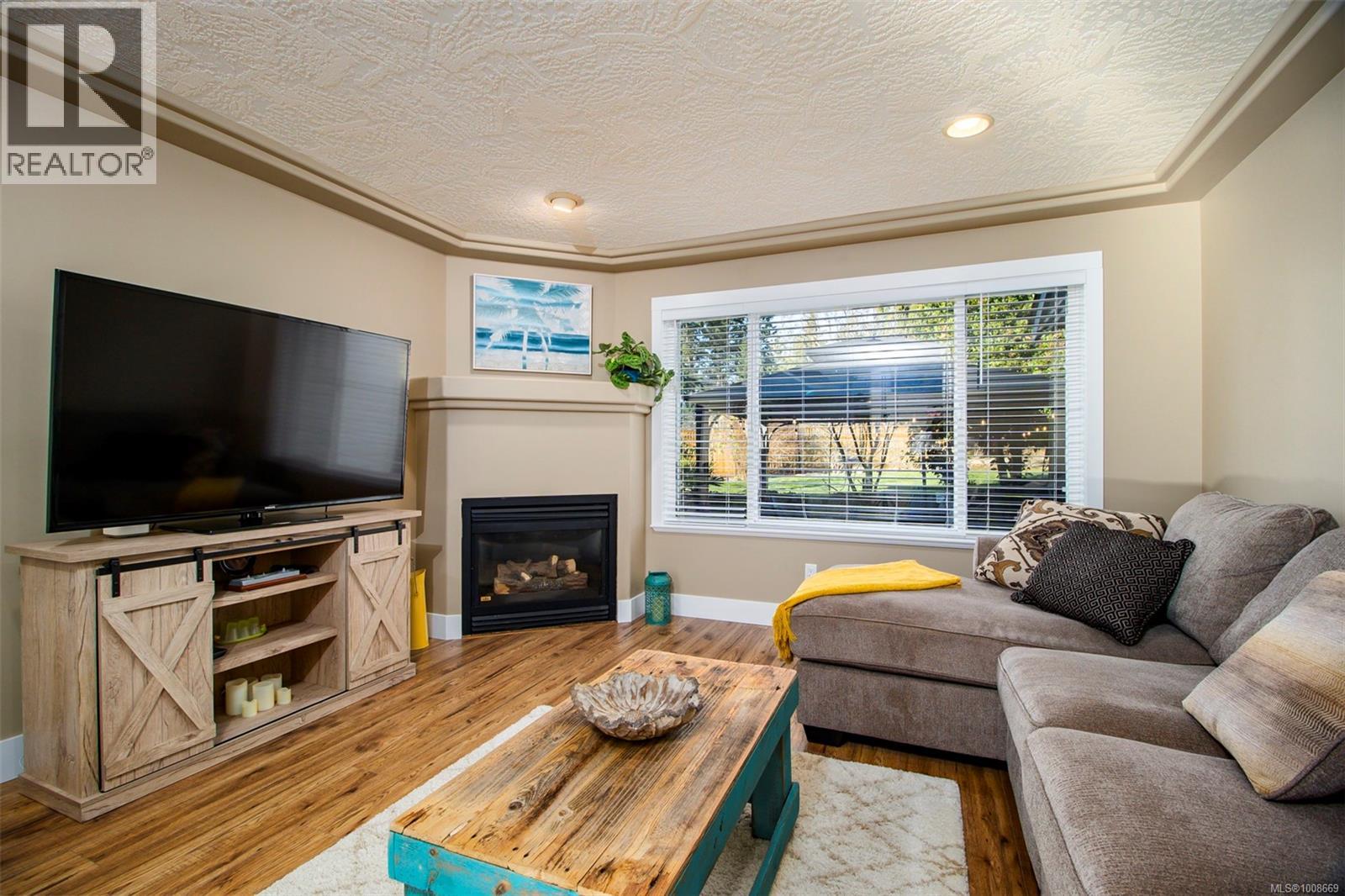 1960 Emma Way Property Photo 19