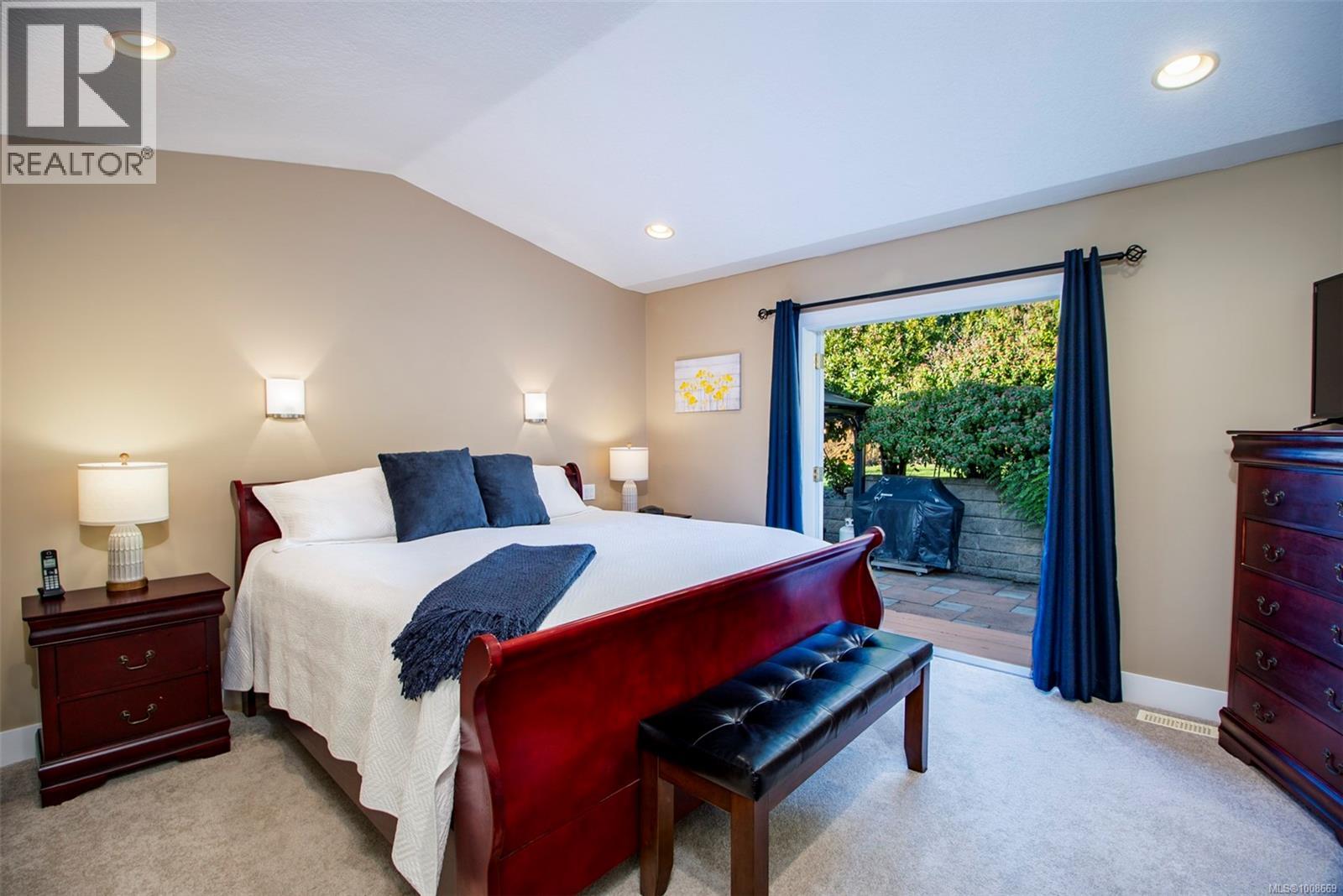 1960 Emma Way Property Photo 22