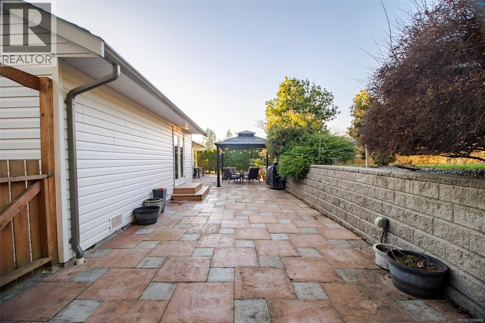 1960 Emma Way Property Photo 29