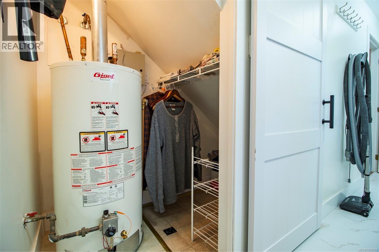 1960 Emma Way Property Photo 41