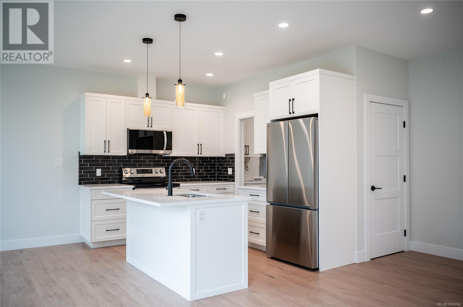 91 Dahl Road #3 Property Photo 15