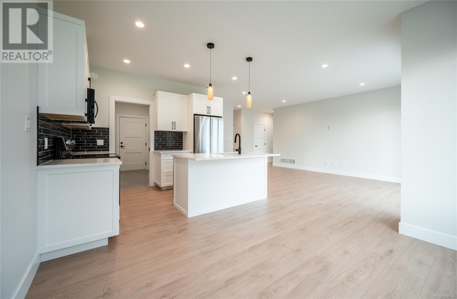 91 Dahl Road #3 Property Photo 17