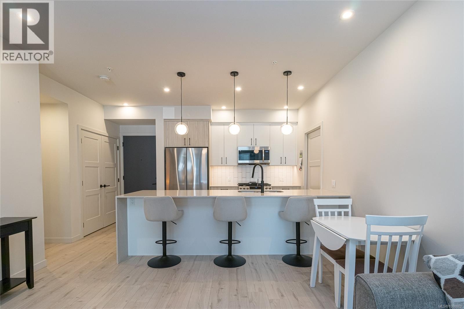 208 958 Pharoah Mews Property Photo 1