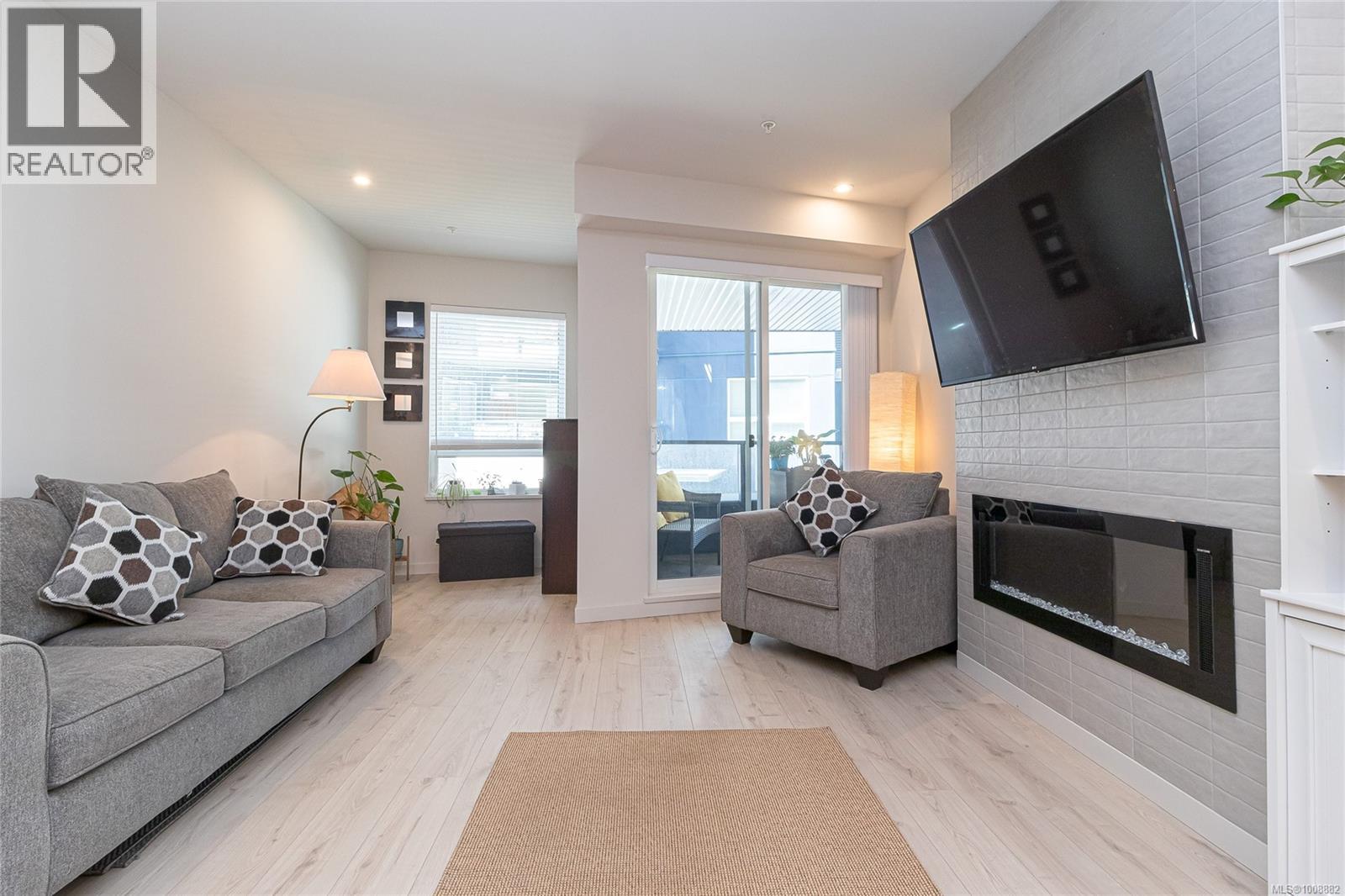 208 958 Pharoah Mews Property Photo 2