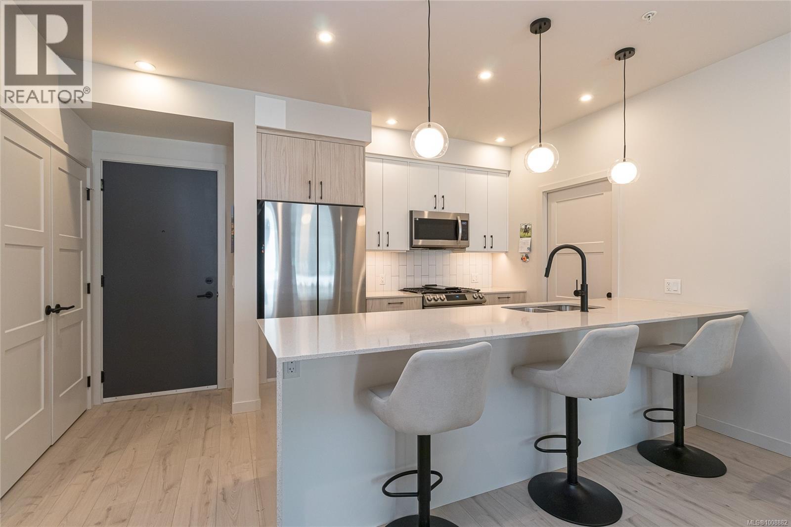 208 958 Pharoah Mews Property Photo 4