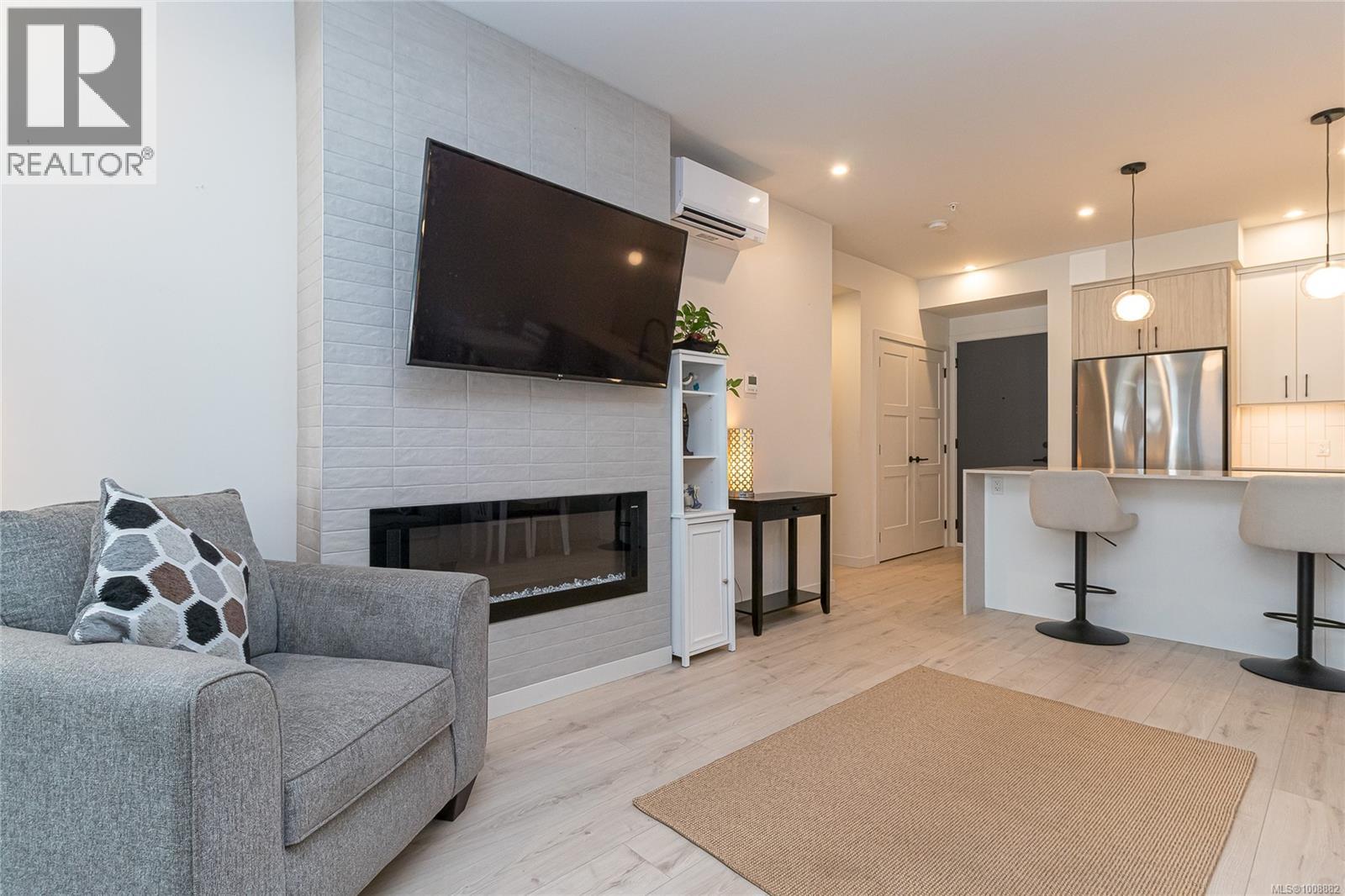 208 958 Pharoah Mews Property Photo 5