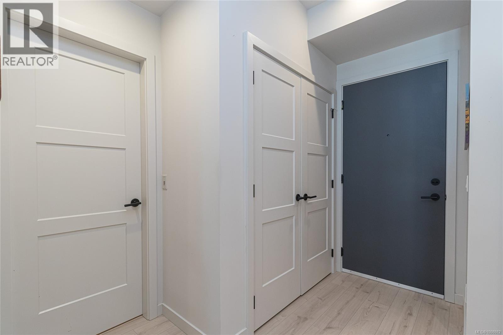 208 958 Pharoah Mews Property Photo 7