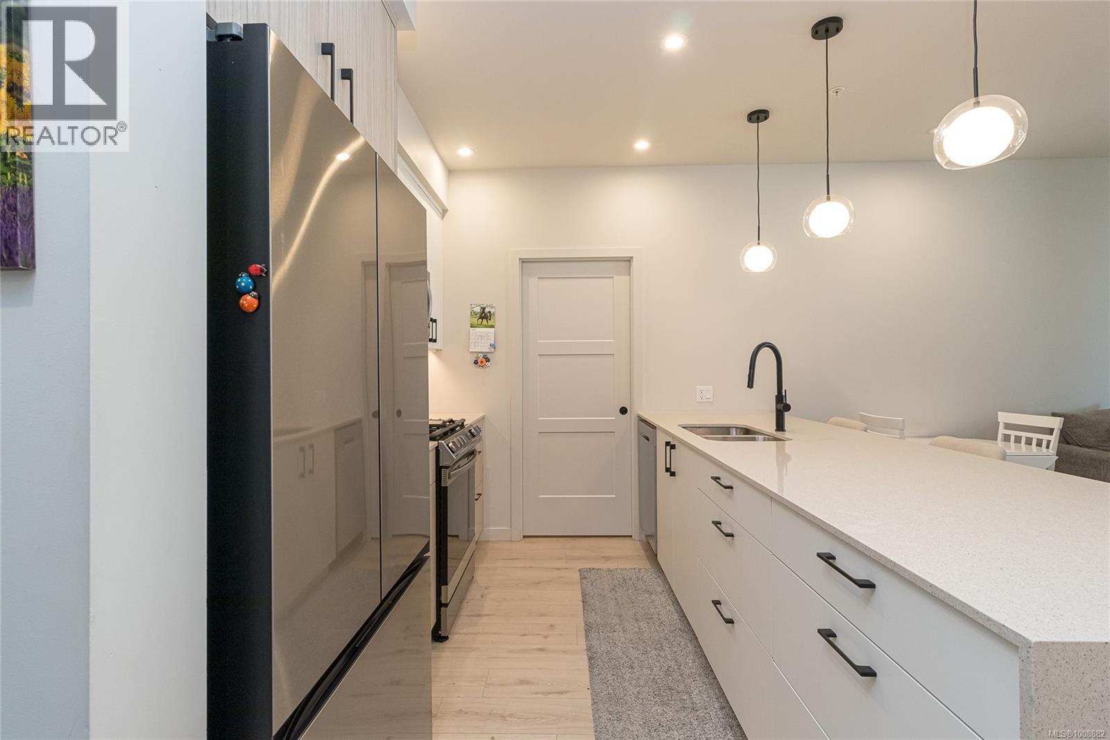 208 958 Pharoah Mews Property Photo 10