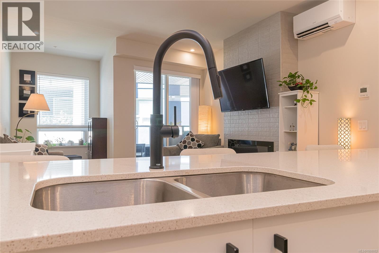 208 958 Pharoah Mews Property Photo 11