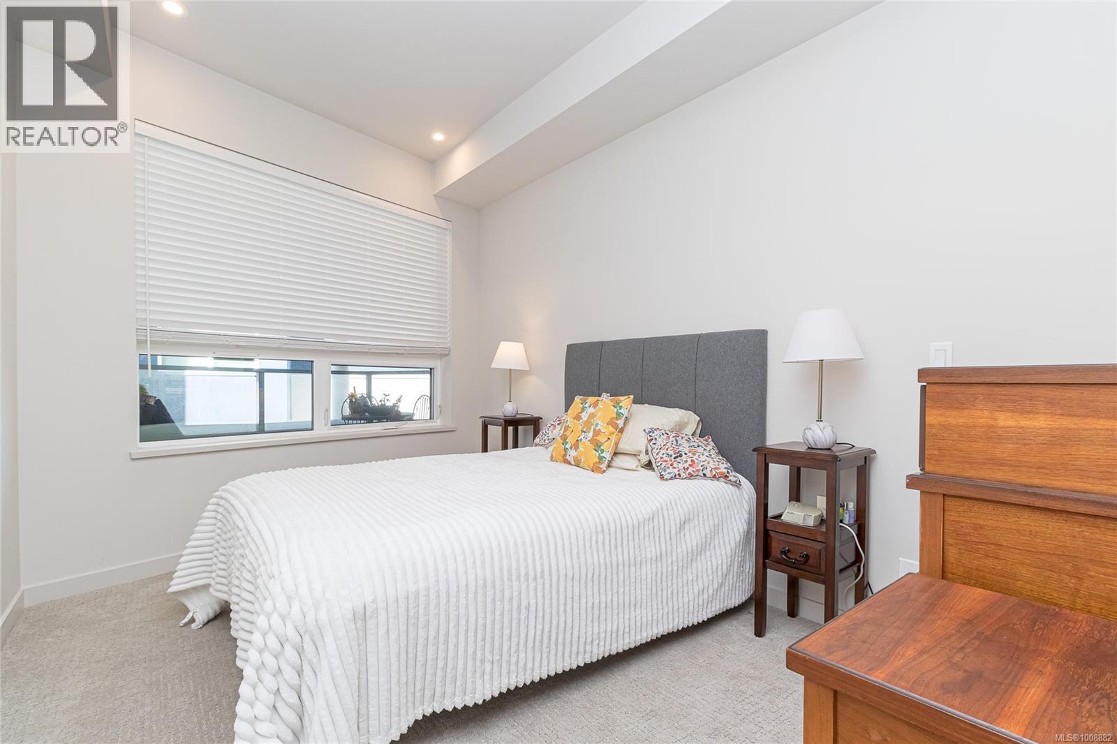 208 958 Pharoah Mews Property Photo 12